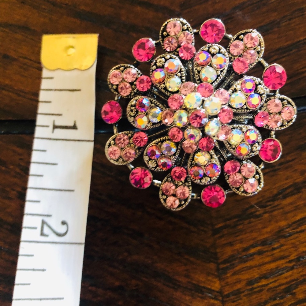 Brooch, w/ colors of Pink & light Pink, Opalescent